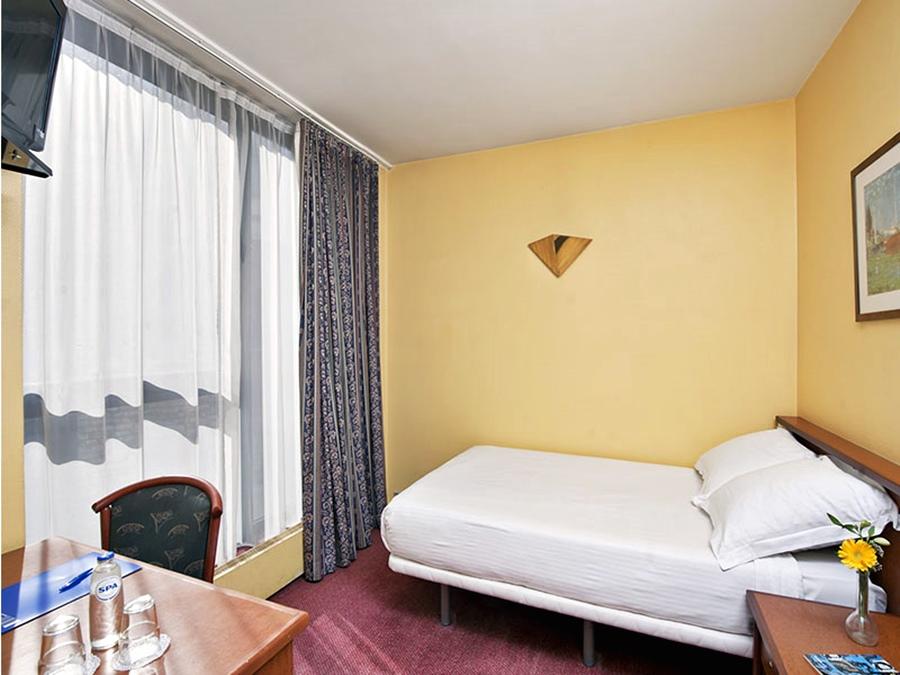 Hotel Bruselas Exterior foto