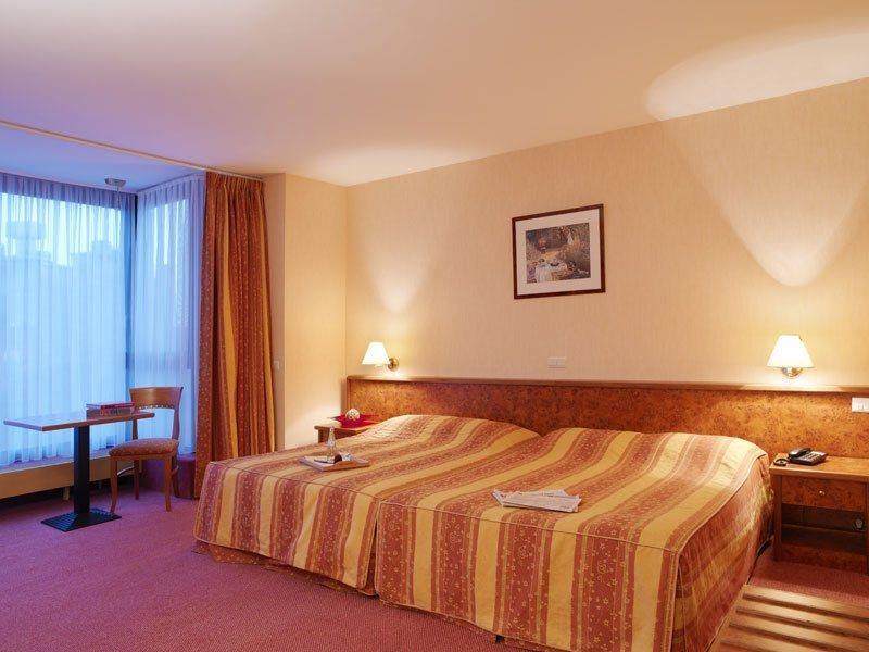 Hotel Bruselas Exterior foto