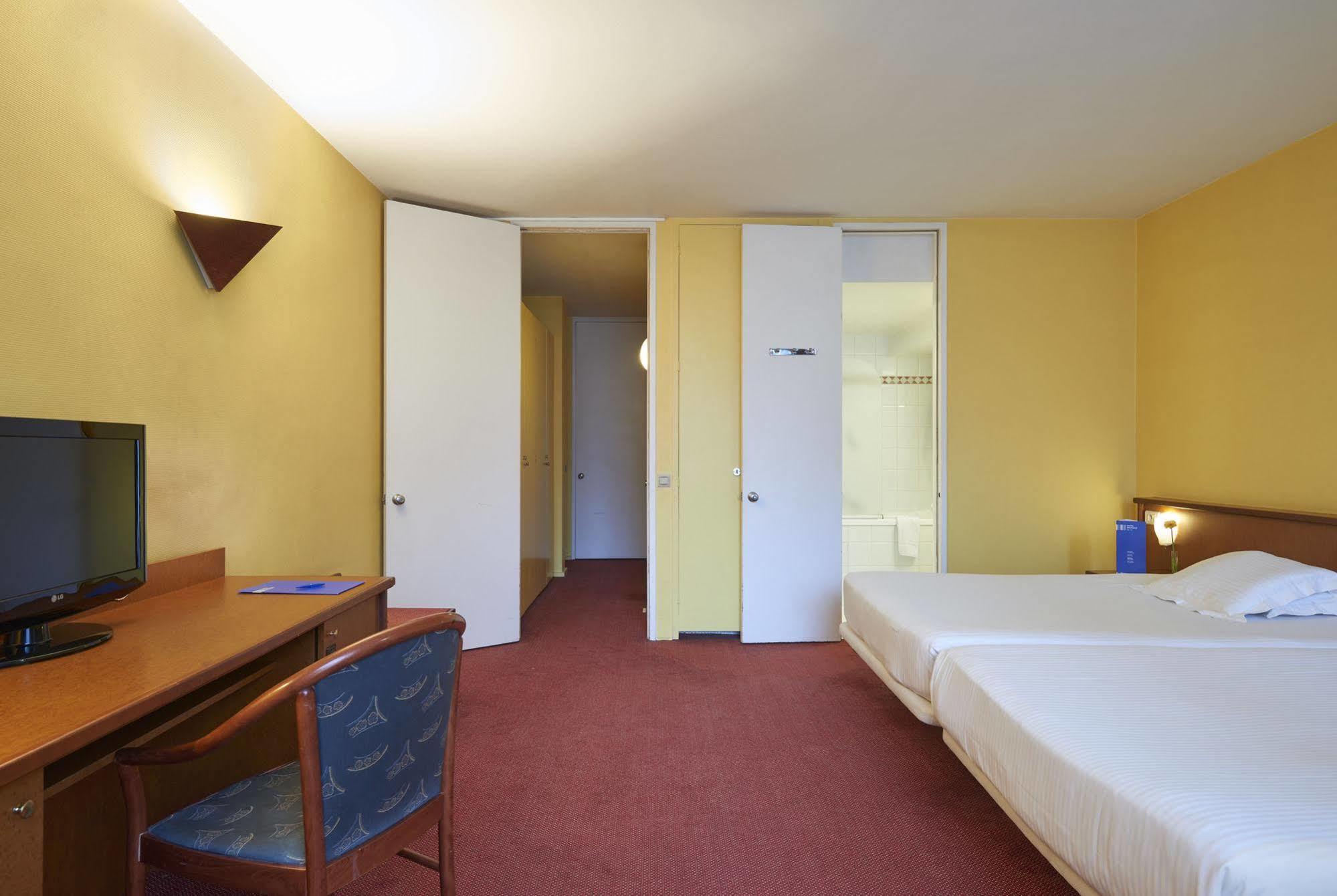 Hotel Bruselas Exterior foto